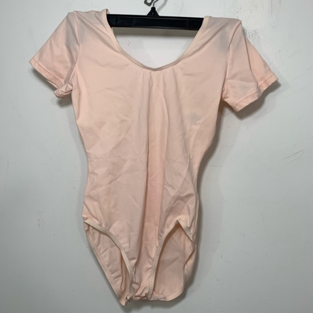 NWT Danskin 9391 theatrical short sleeve leotard